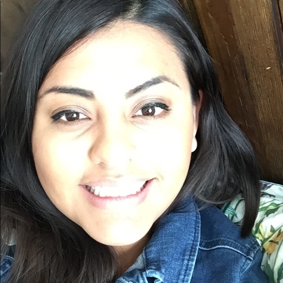 Meet your Posher, Magaly - Picture 1 of 1